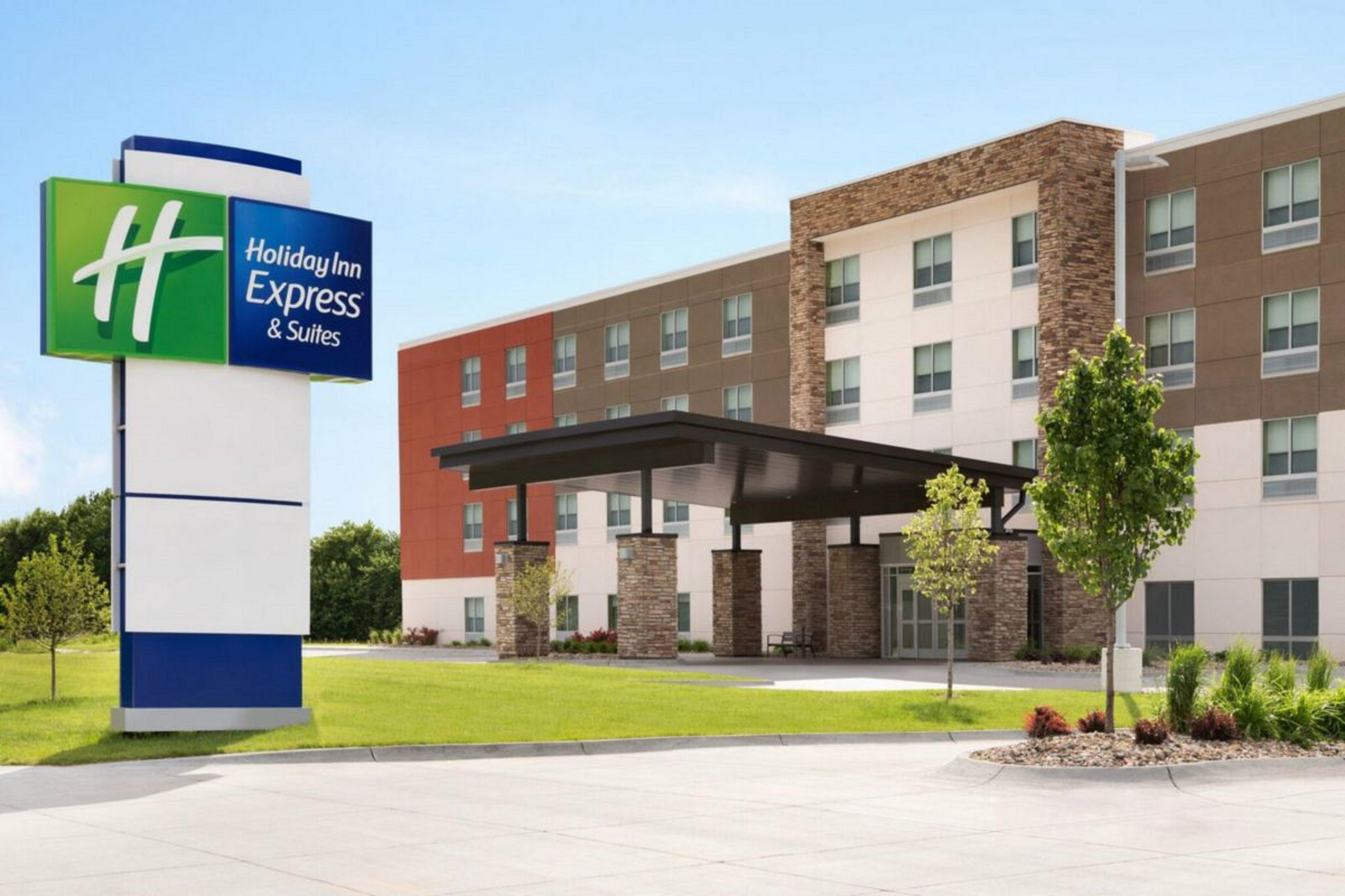 Holiday Inn Express & Suites - Marion By Ihg Exterior foto
